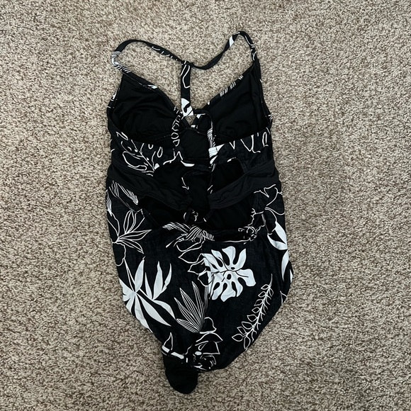 Carve Designs Dahlia One-Piece Swimsuit - Picture 3 of 3